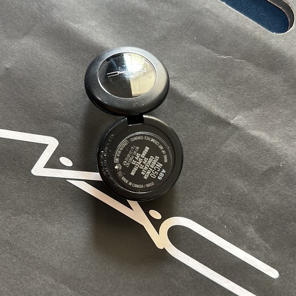 MAC Cosmetics Studio Finish Concealer SPF 35 Broad Spectrum NC50 Brand New - Picture 8 of 9